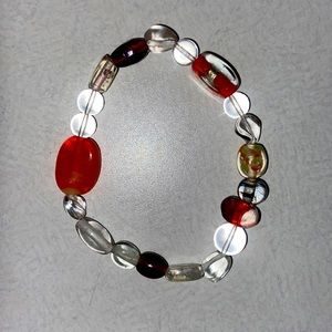 Elastic glass beaded bracelet